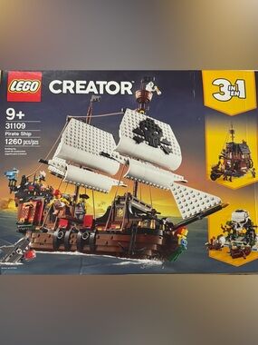 Lego Creator 3 in 1 Pirate Ship 9+ years old 1260 pieces
